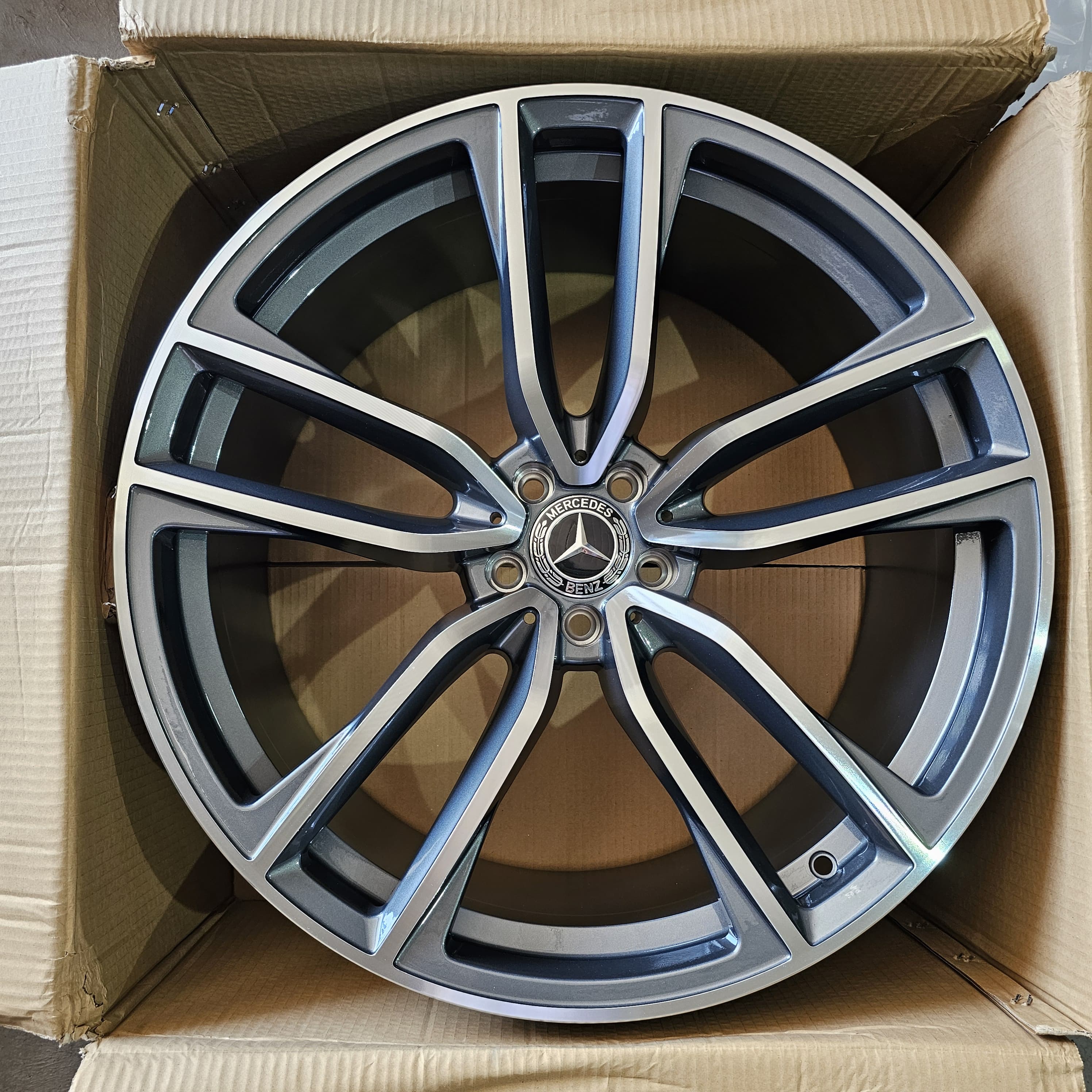 Alu Felne - 9.5J x22 ET38 5X112
